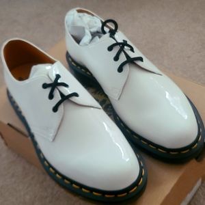 White shoes dr.martens